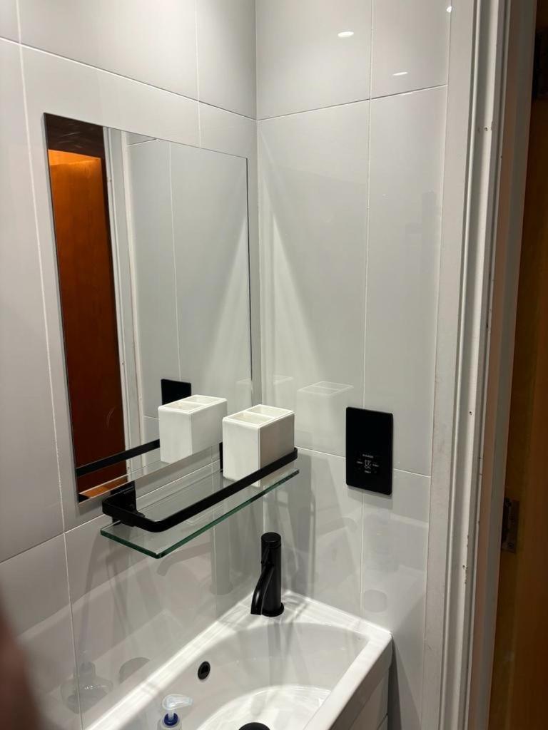 Studio Flat In The Heart Of St. Johns Wood Londres Exterior foto